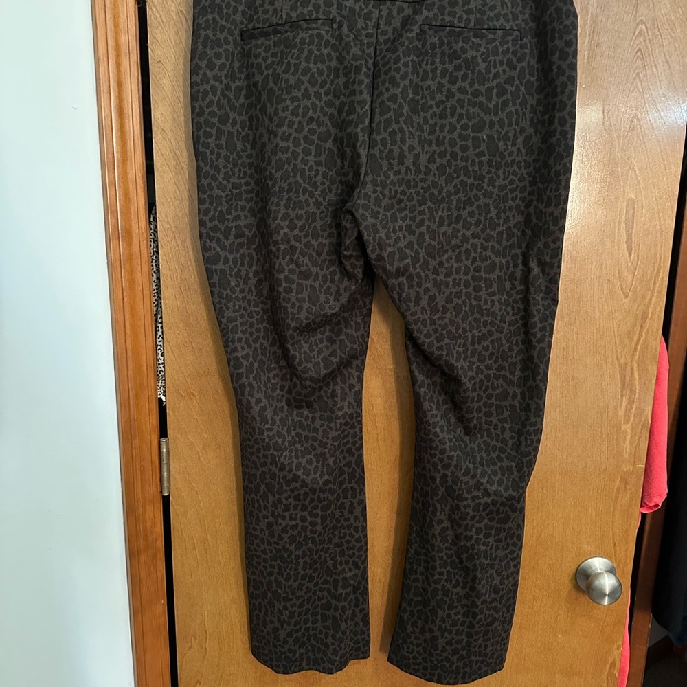 NWOT New York & Company Pull On Black/Brown Leopard Print Dress Pant XXL - Picture 5 of 7